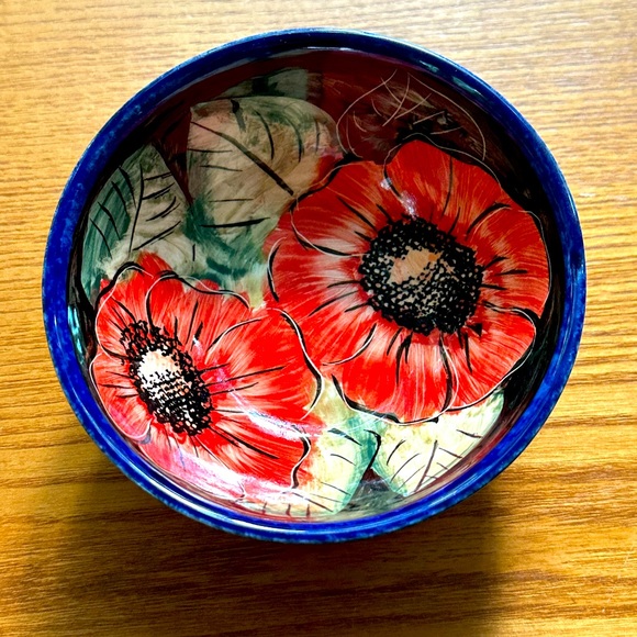 STUNNING POLISH POTTERY UNIKAT ICE CREAM BOWL SMALL IN RED GARDEN NWOT - Picture 1 of 6